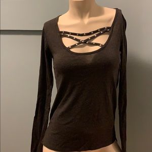 Gray long sleeve shirt